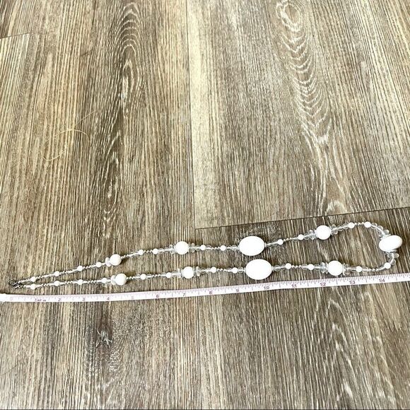 Silver tone white and clear beaded necklace - Picture 4 of 9